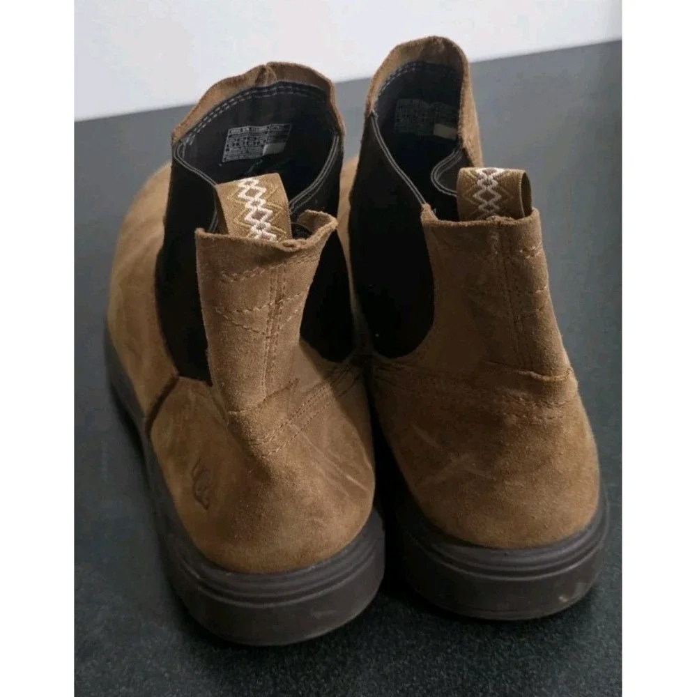 UGG Men 12 Biltmore Chelsea Boots Brown Leather‎ Waterproof Lug Sole EUC